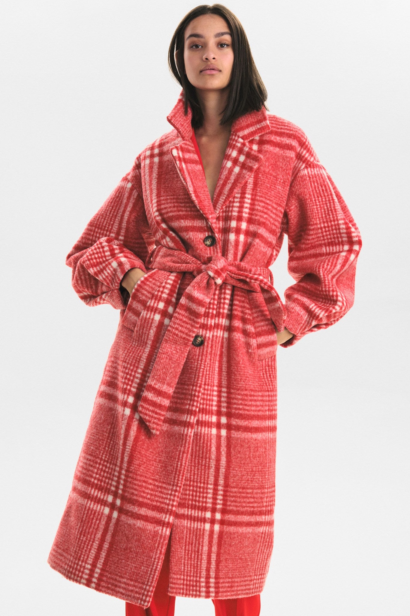 702518 2562 4 (3) (1)