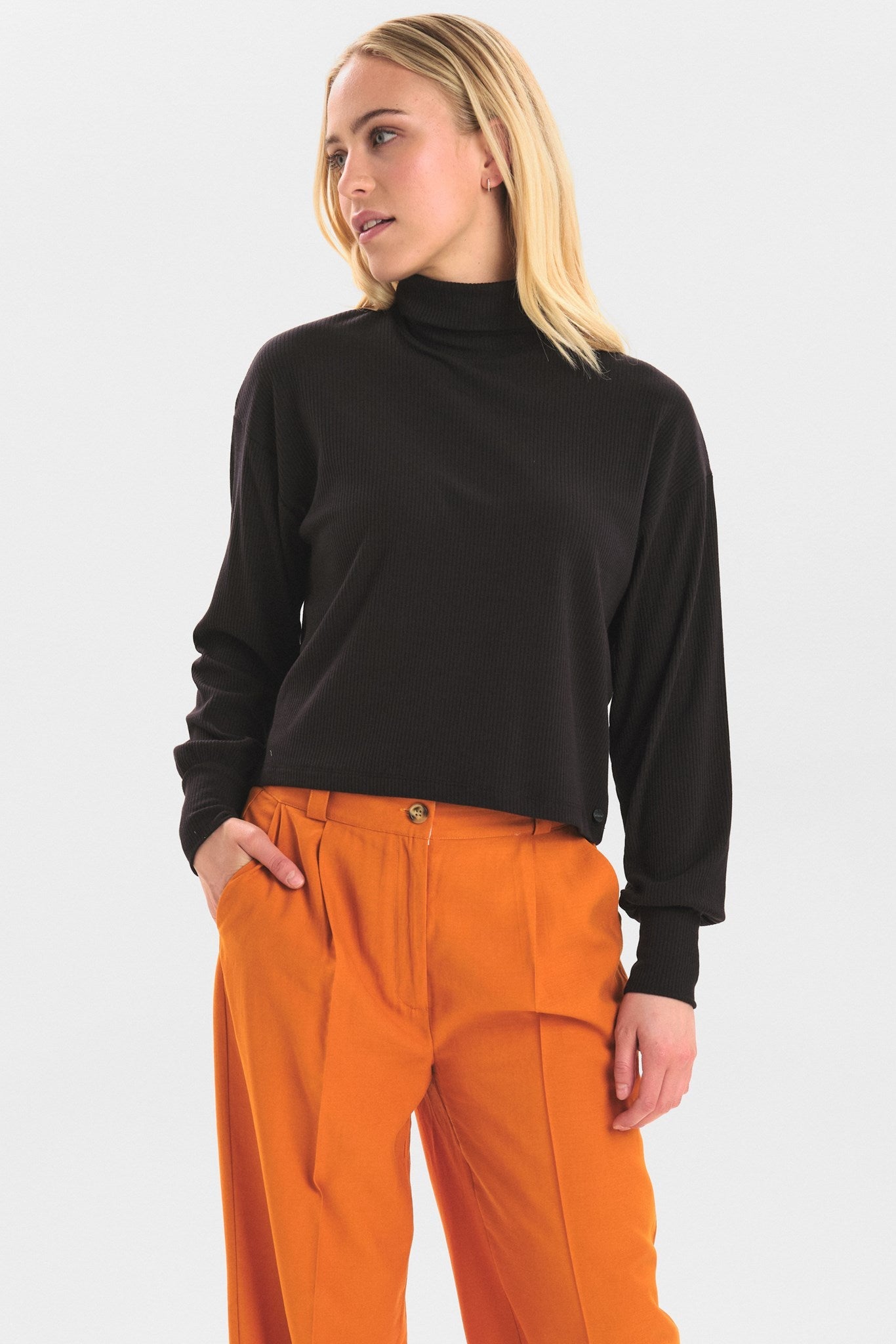 PRE-OWNED NUCARDI CROP BLOUSE - Caviar